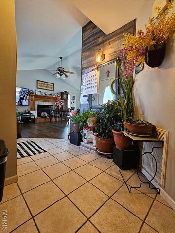 103 Ridgeview Drive, St Robert, MO 65584