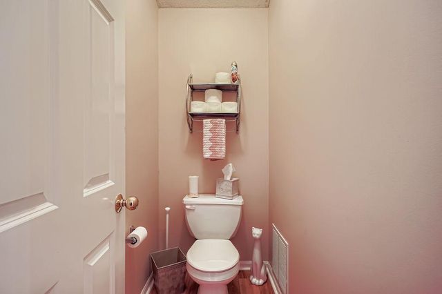 16373 Javari Court, Lakeville, MN 55044