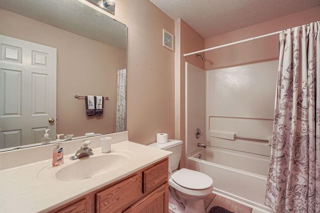 16373 Javari Court, Lakeville, MN 55044