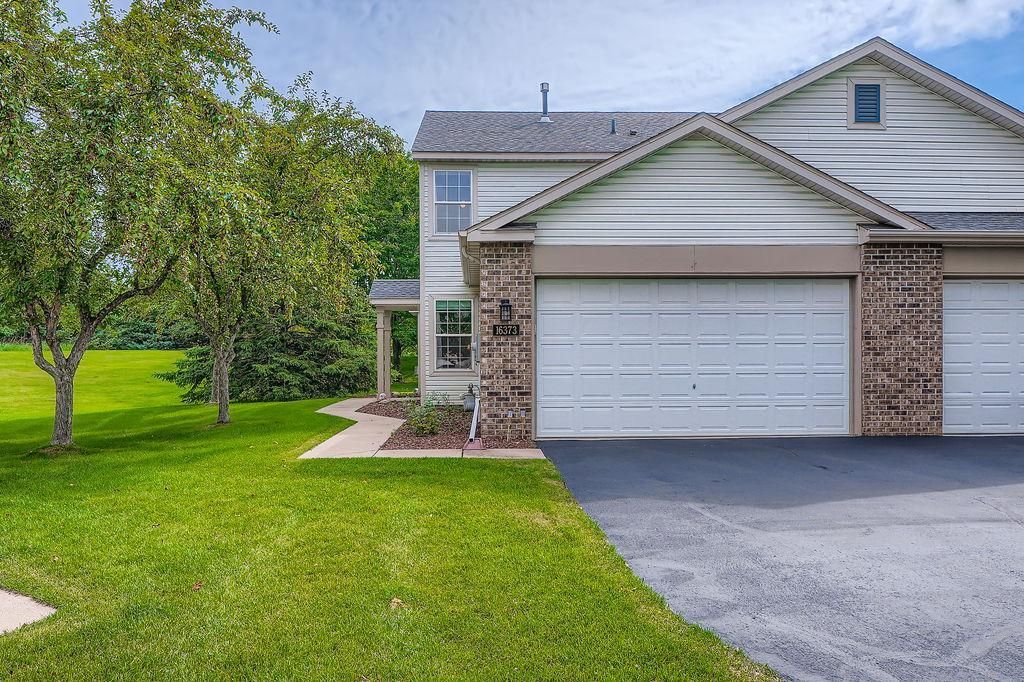 16373 Javari Court, Lakeville, MN 55044