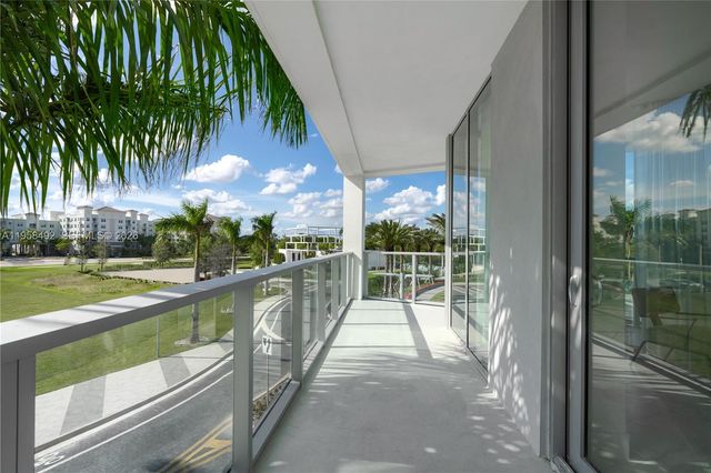 2000 Metropica Way 203, Sunrise, FL 33323