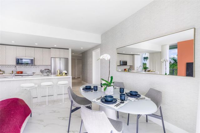 2000 Metropica Way 203, Sunrise, FL 33323