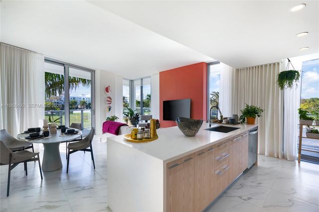 2000 Metropica Way 203, Sunrise, FL 33323