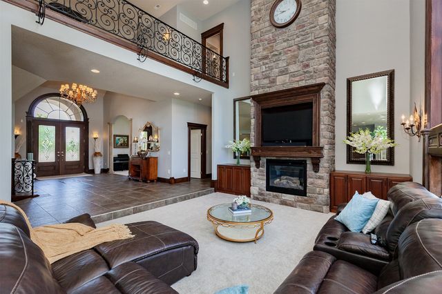 2817 NE Seneca Drive, Ankeny, IA 50021