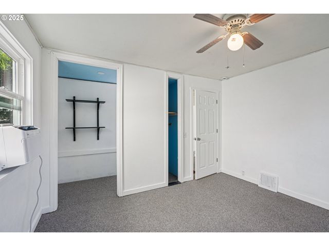 12506 Ne 49TH St, Vancouver, WA 98682
