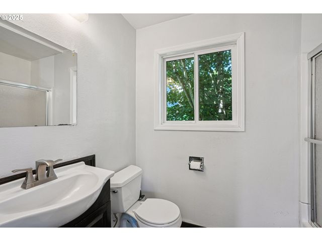 12506 Ne 49TH St, Vancouver, WA 98682
