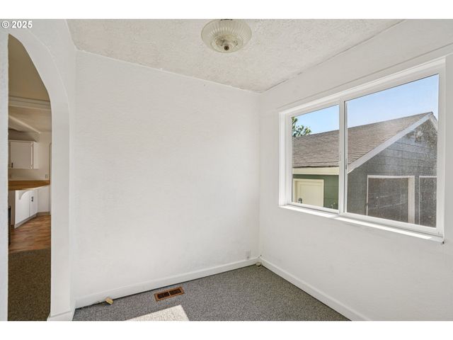 12506 Ne 49TH St, Vancouver, WA 98682