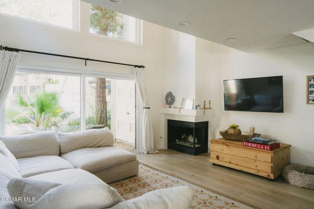 5716 Skyview Way B, Agoura Hills, CA 91301