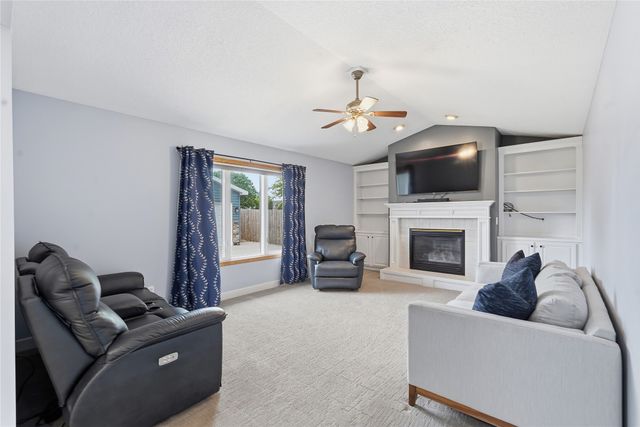 214 NW Ridgeline Drive, Ankeny, IA 50023