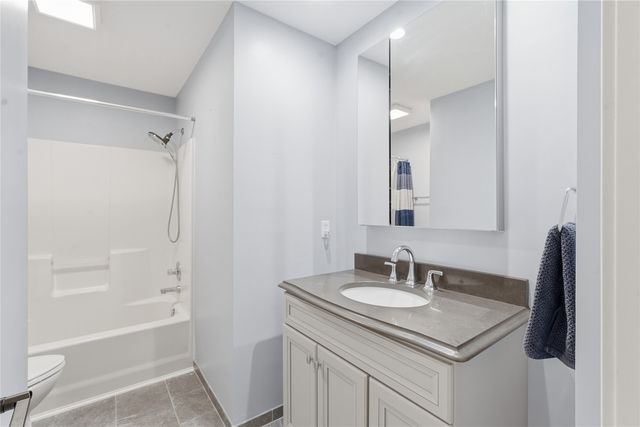 214 NW Ridgeline Drive, Ankeny, IA 50023