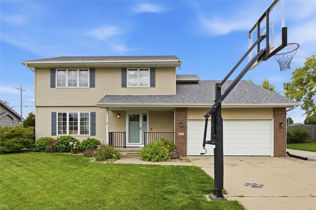 214 NW Ridgeline Drive, Ankeny, IA 50023