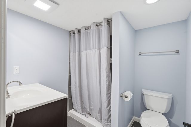 214 NW Ridgeline Drive, Ankeny, IA 50023