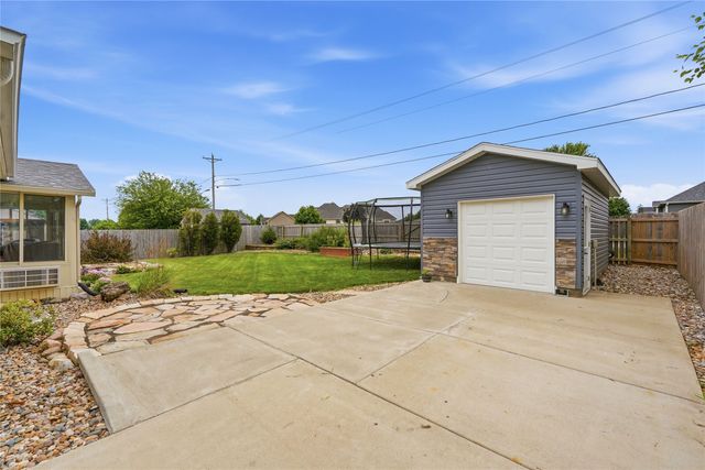 214 NW Ridgeline Drive, Ankeny, IA 50023