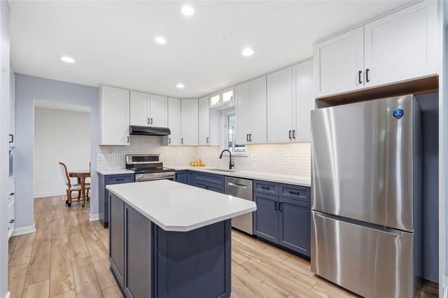 214 NW Ridgeline Drive, Ankeny, IA 50023