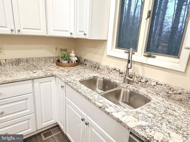 8805 PEPPERIDGE DR, Spotsylvania, VA 22553