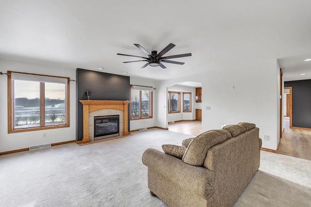 4207 LOST DAUPHIN ROAD, De Pere, WI 54115