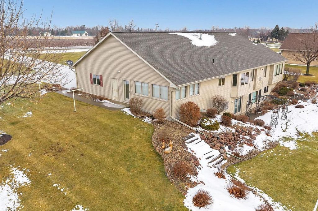 4207 LOST DAUPHIN ROAD, De Pere, WI 54115
