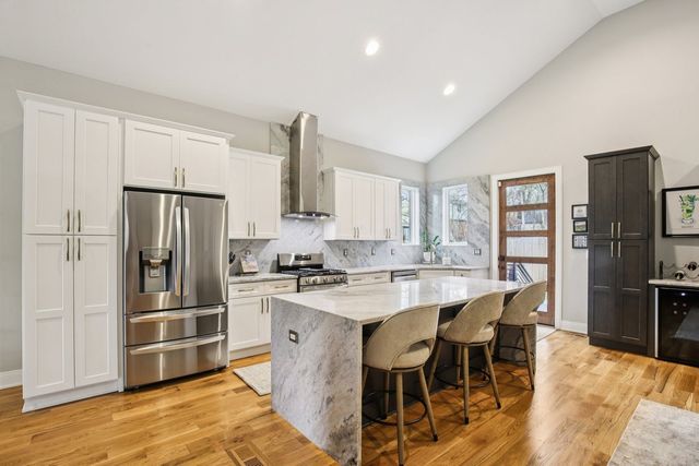 915 Emmett Ave, Nashville, TN 37206