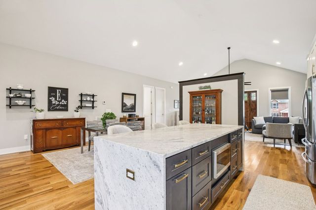 915 Emmett Ave, Nashville, TN 37206