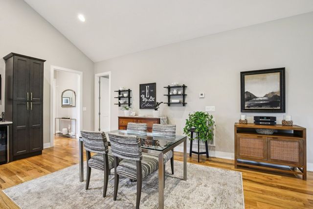 915 Emmett Ave, Nashville, TN 37206