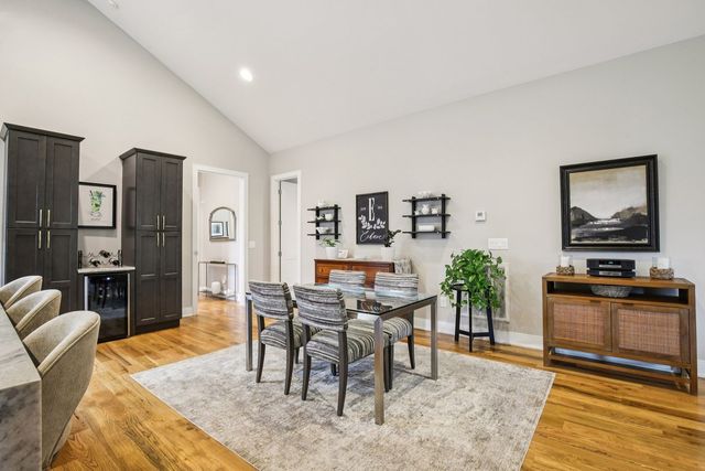 915 Emmett Ave, Nashville, TN 37206