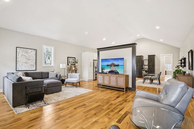 915 Emmett Ave, Nashville, TN 37206