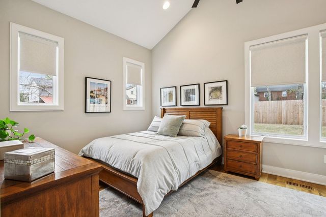 915 Emmett Ave, Nashville, TN 37206