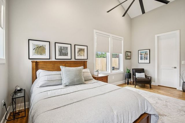 915 Emmett Ave, Nashville, TN 37206