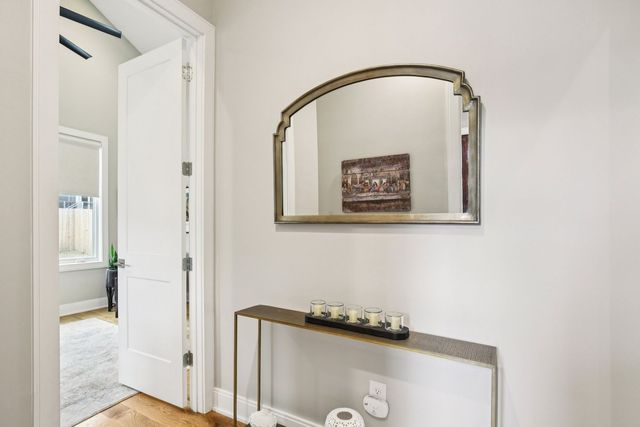 915 Emmett Ave, Nashville, TN 37206