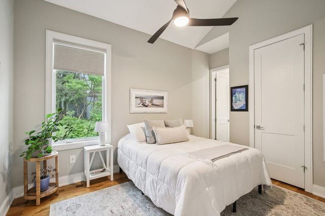 915 Emmett Ave, Nashville, TN 37206