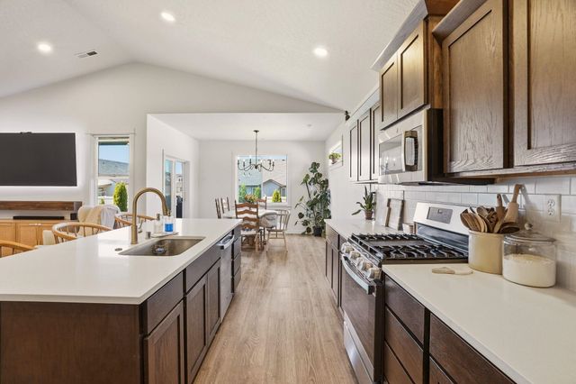 14616 E Caprio Ave, Spokane Valley, WA 99216
