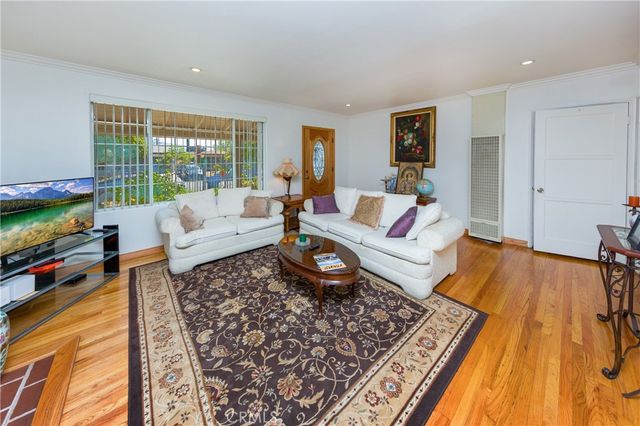 7545 Riverton, Sun Valley, CA 91352