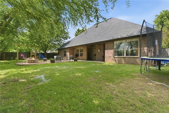 1500 Partridge RUN, Bentonville, AR 72713