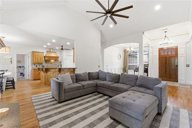 1500 Partridge RUN, Bentonville, AR 72713