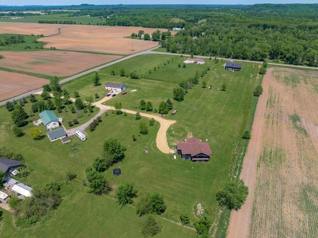 W5267 Weidling Drive, Mauston, WI 53948