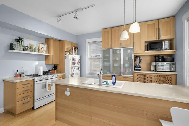 671 Canton Street, Saint Paul, MN 55102