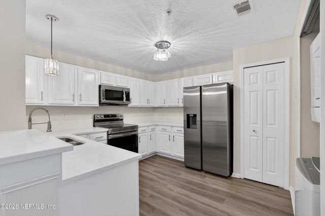 7920 MERRILL Road 615, Jacksonville, FL 32277