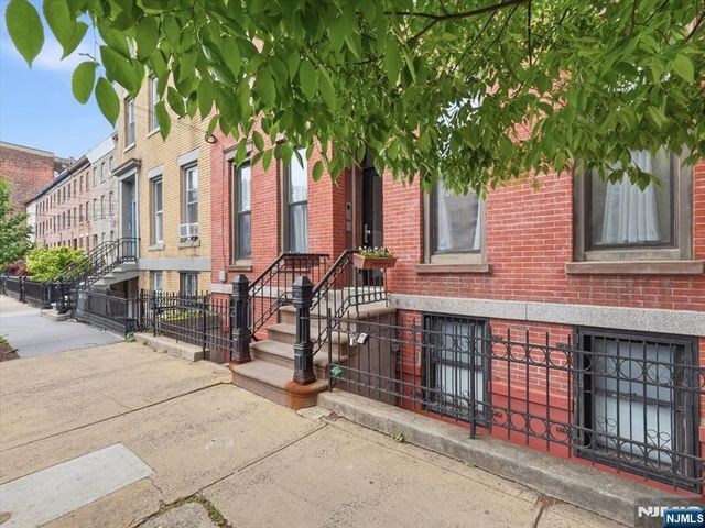 264 3rd Street 2R, Jersey City, NJ 07302