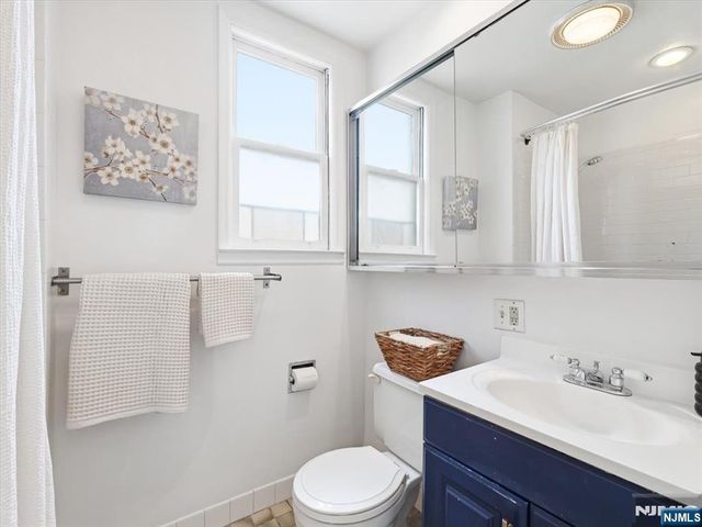 264 3rd Street 2R, Jersey City, NJ 07302