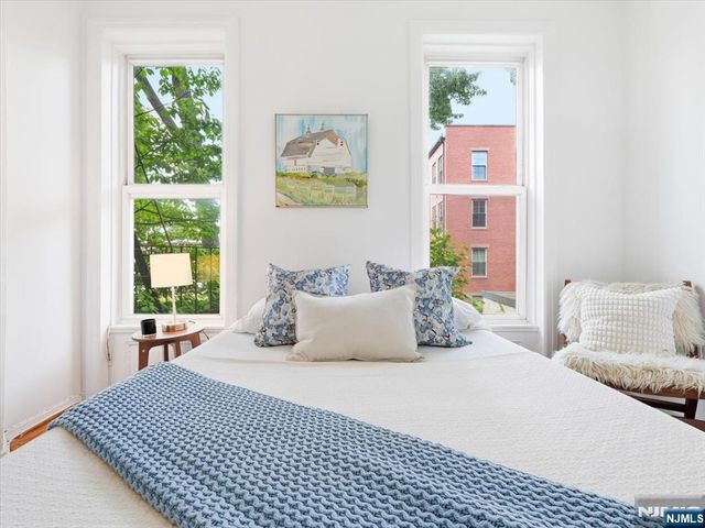 264 3rd Street 2R, Jersey City, NJ 07302