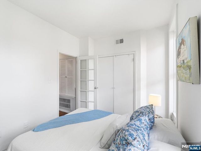 264 3rd Street 2R, Jersey City, NJ 07302