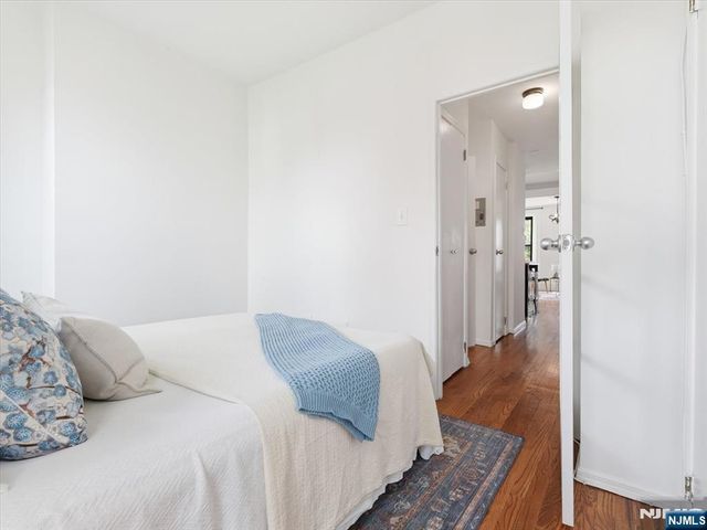 264 3rd Street 2R, Jersey City, NJ 07302