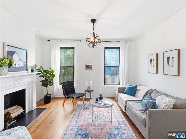 264 3rd Street 2R, Jersey City, NJ 07302
