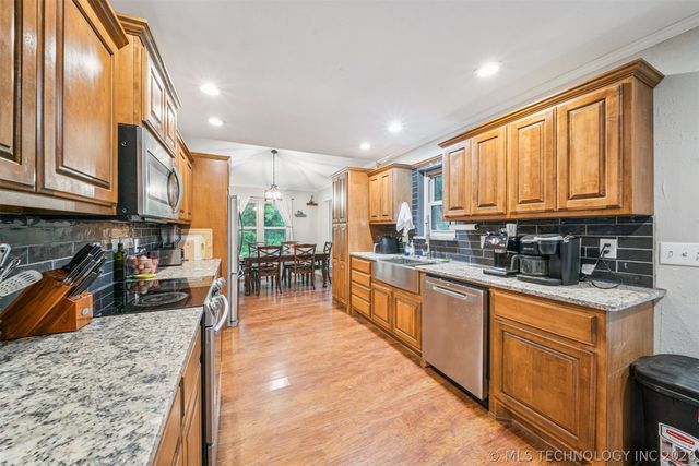 16121 S 4170 Road, Claremore, OK 74017