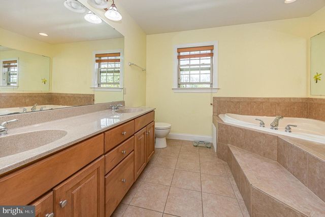1901 ROXBURY CT, Mechanicsburg, PA 17055