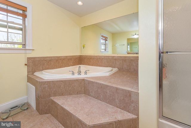 1901 ROXBURY CT, Mechanicsburg, PA 17055