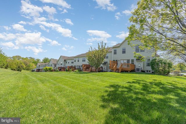 1901 ROXBURY CT, Mechanicsburg, PA 17055