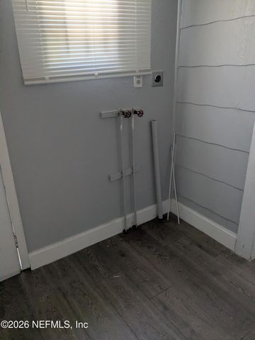 1911 W 3RD Street, Jacksonville, FL 32209