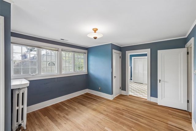 213 38th Place, Des Moines, IA 50312