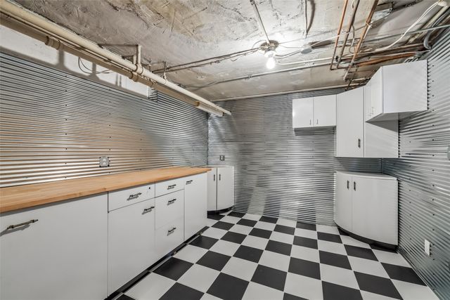 213 38th Place, Des Moines, IA 50312